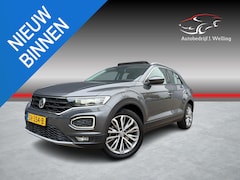 Volkswagen T-Roc - 1.5 TSI Style pano / trekhaak / virtual
