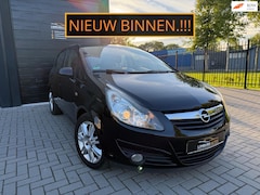 Opel Corsa - 1.4-16V 111 Edition Airco CruiseControl Leer Xenon