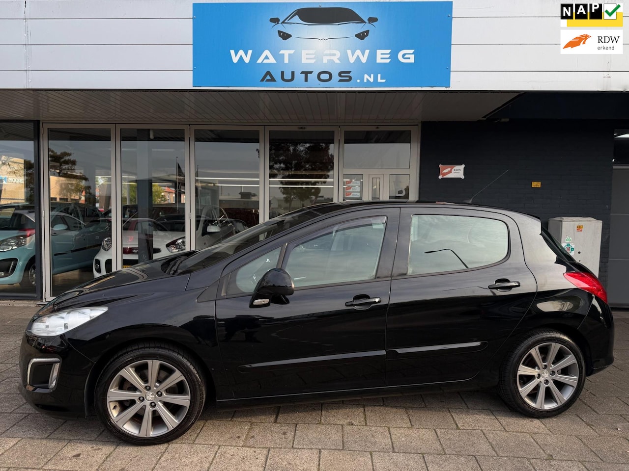 Peugeot 308 - 1.6 THP Signature Leder/Memory/Panodak/Navi - AutoWereld.nl