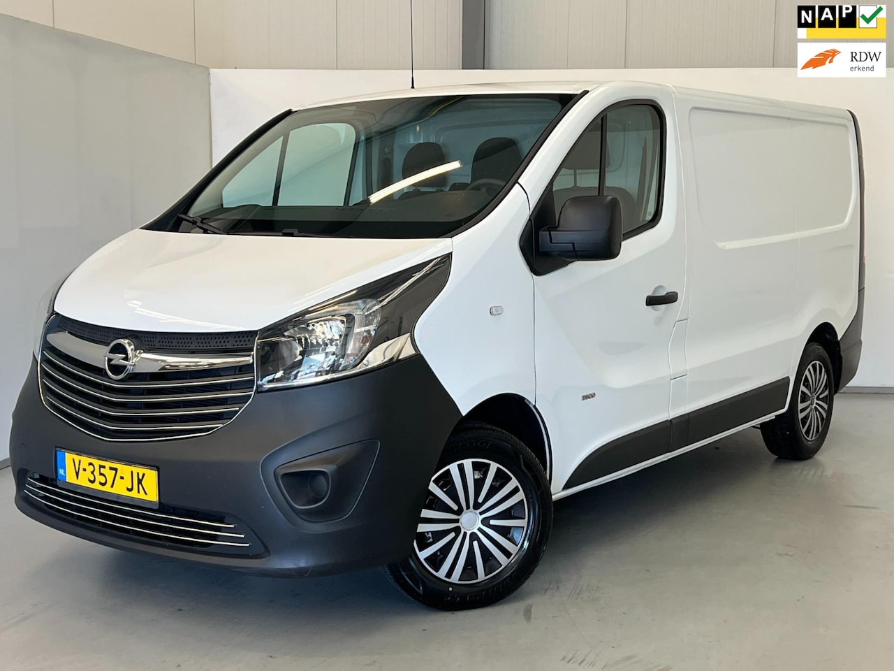 Opel Vivaro - 1.6 CDTI L1H1 / 3-zits / Airco / Trekhaak - AutoWereld.nl