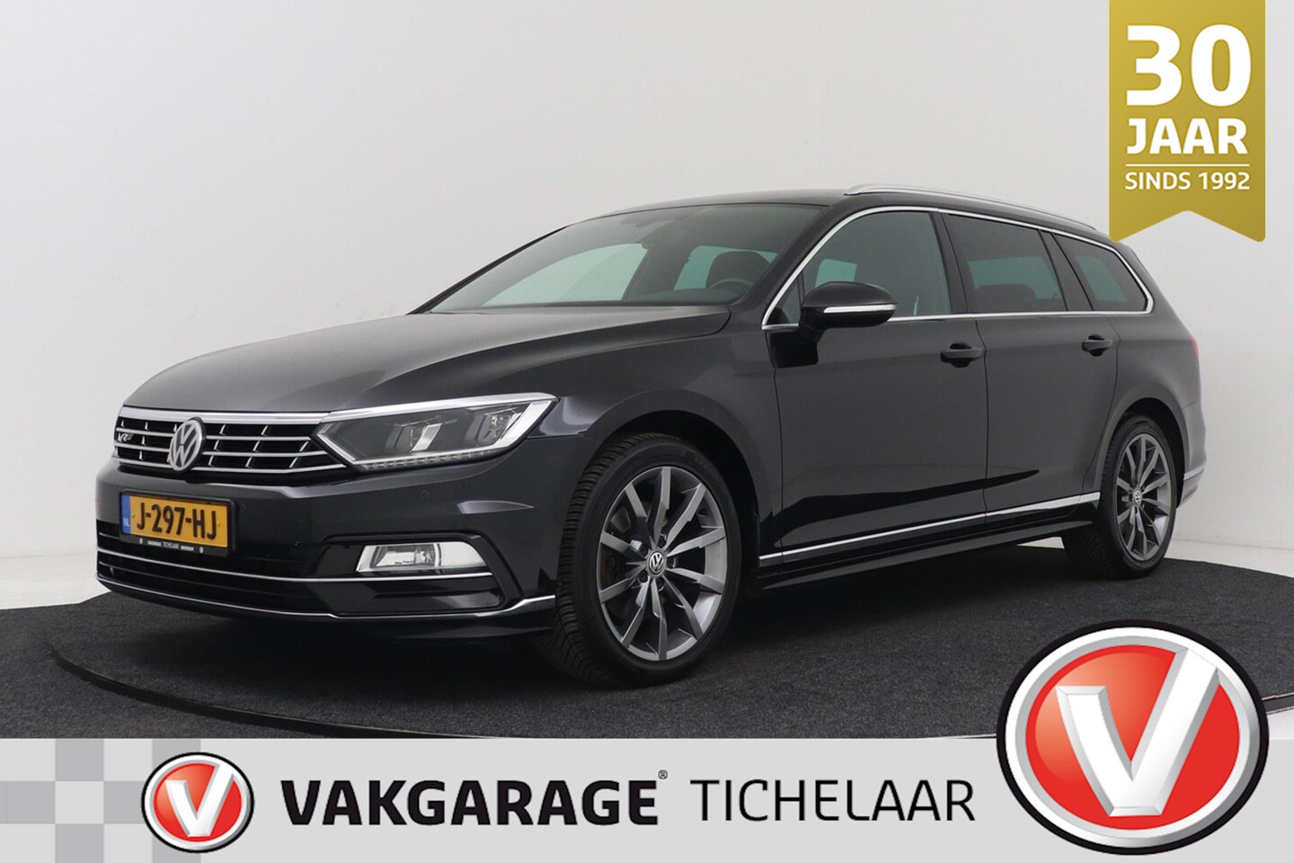 Volkswagen Passat Variant - 1.8 TSI Business Edition R-Line | Leer | Navigatie | Cruise Control | Keyless Start | - AutoWereld.nl
