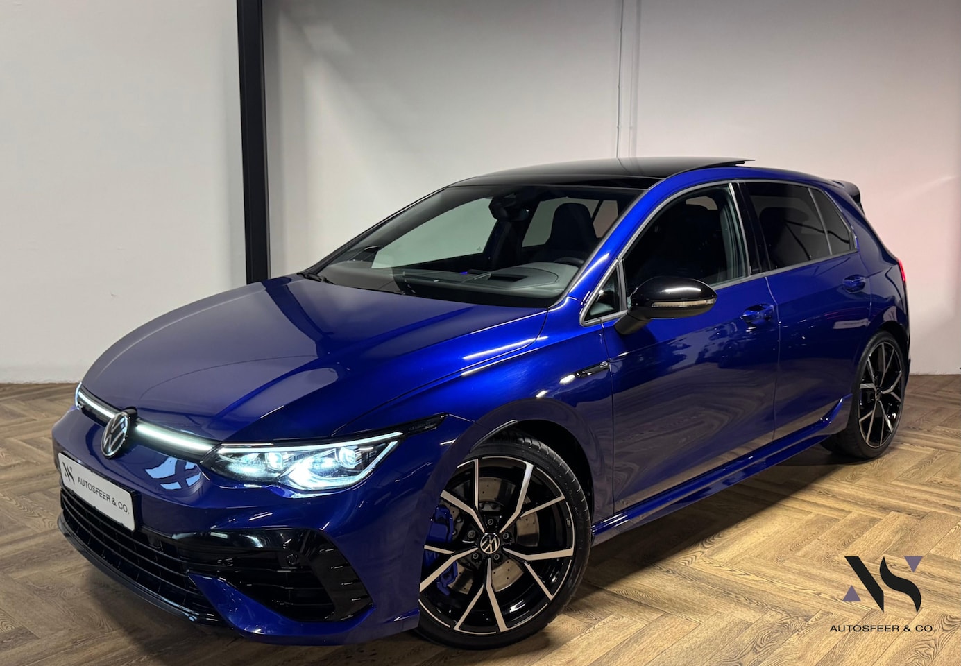 Volkswagen Golf - 2.0 TSI R 4Motion PANO KEYLESS HUD - AutoWereld.nl