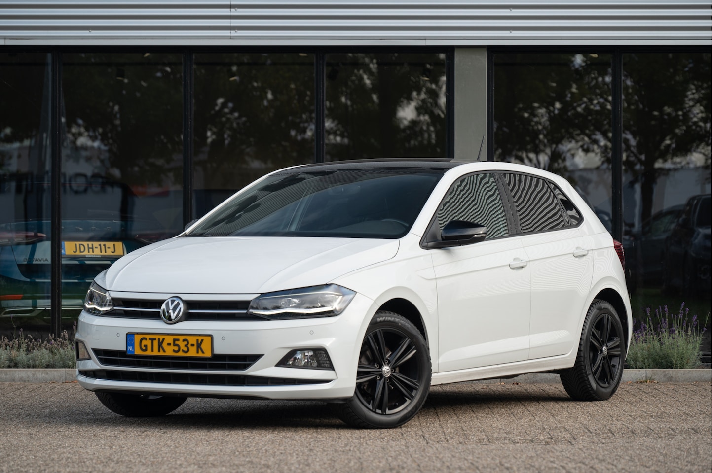 Volkswagen Polo - 1.0 TSI 95pk | Navi | Apple CarPlay | LED | Zwart dak | Stoelverw. | PDC V+A - AutoWereld.nl
