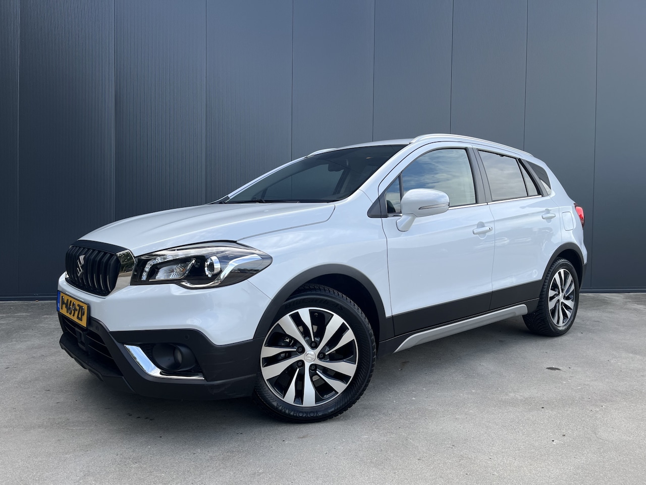 Suzuki S-Cross - 1.4 AUTOMAAT Boosterjet Stijl PANO DAK ADAPT CRUISE CAMERA XENON LEER NAVI ECC TREKHAAK - AutoWereld.nl