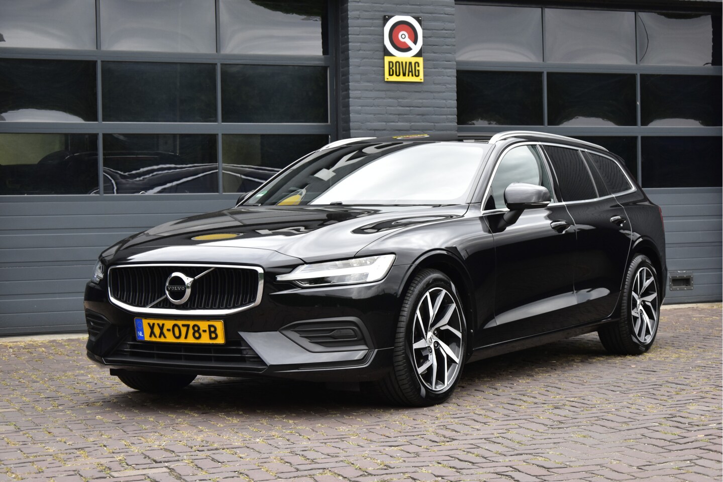 Volvo V60 - 2.0 T5 Momentum Pro Automaat - AutoWereld.nl