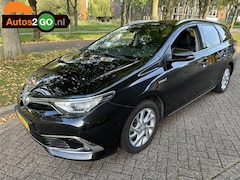 Toyota Auris - 1.8 Hybrid Executive I Navi I Pan. dak I parkeersensoren I verw. stoelen I camera I rijkla