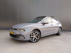 Volkswagen Golf - 1.5 eTSI Style PANO DAK VIRTUAL COCKPIT MASSAGE STOEL ADAP CRUISE NAVI ECC