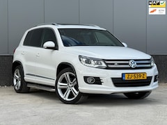 Volkswagen Tiguan - 1.4 TSI R-Line Edition Pano, Clima