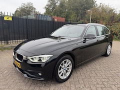 BMW 3-serie Touring - 318i Autom/Tiptr Executive Leer/Navi/Clima/Cruise/Trekhaak