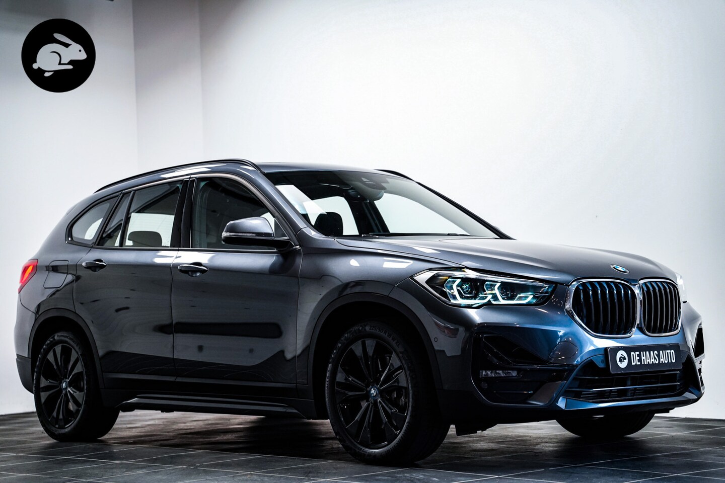 BMW X1 - xDrive25e Sportline/Pano dak/Elektr stoelen/Head up/Camera - AutoWereld.nl