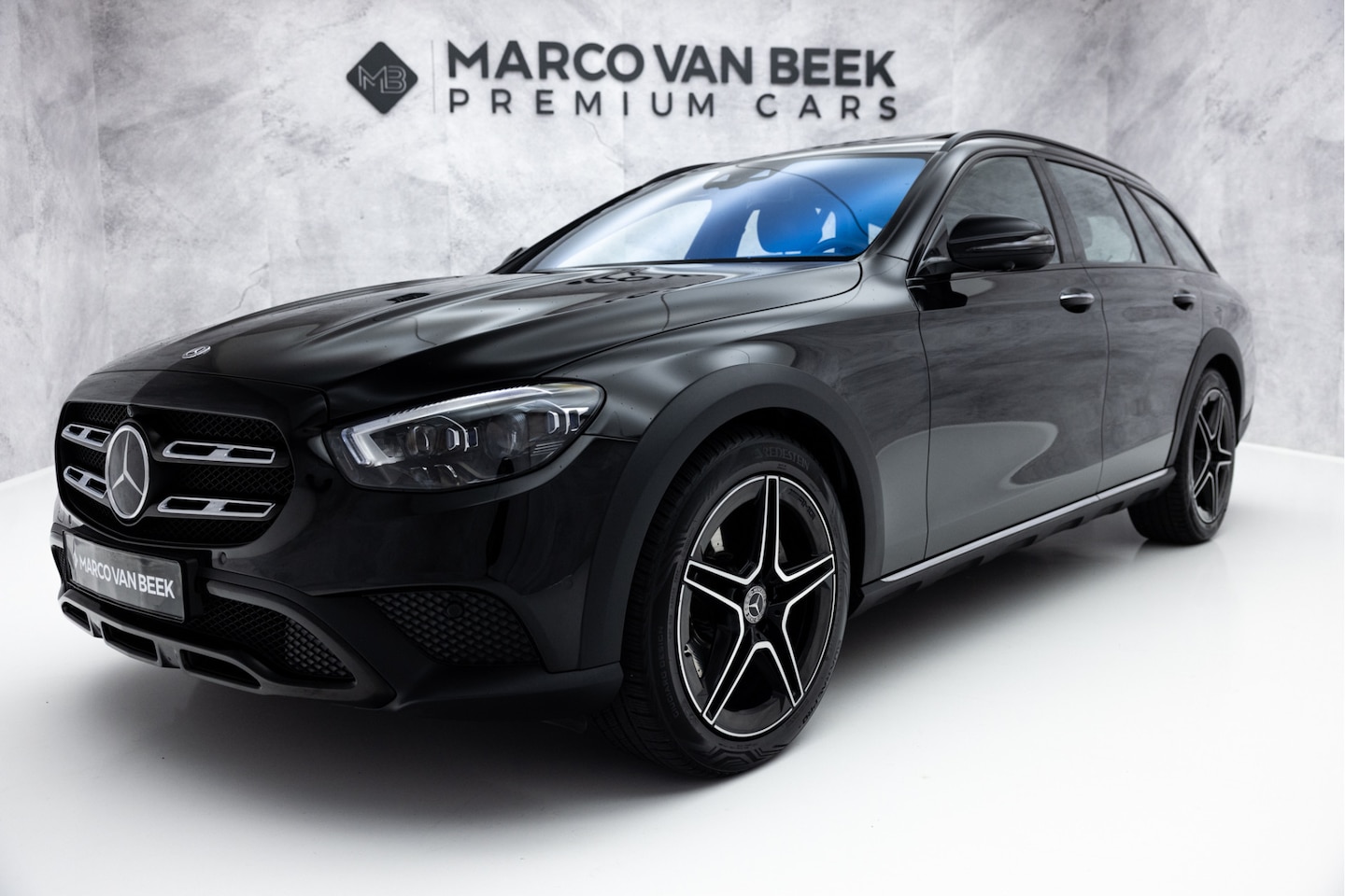 Mercedes-Benz E-klasse Estate - 220 d 4MATIC All Terrain | Pano | Burmester | Luchtvering | Trekhaak - AutoWereld.nl