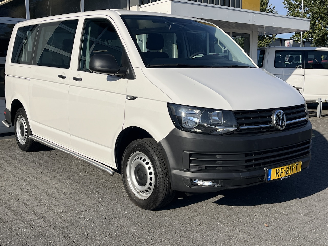 Volkswagen Transporter Kombi - 2.0 TDI DSG Automaat L1H1 Trendline Airco BTW en BPM vrij 1e eigenaar Euro 6 Combi Persone - AutoWereld.nl