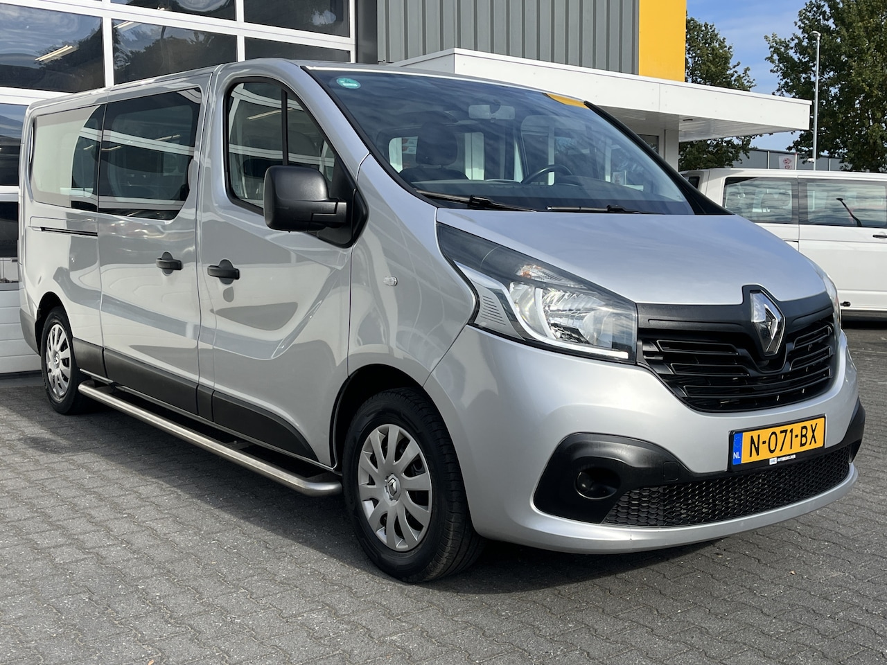 Renault Trafic Passenger - 8-persoons 1.6 dCi Grand Authentique Energy BTW / BPM vrij marge Lengte 2 Airco Cruise con - AutoWereld.nl