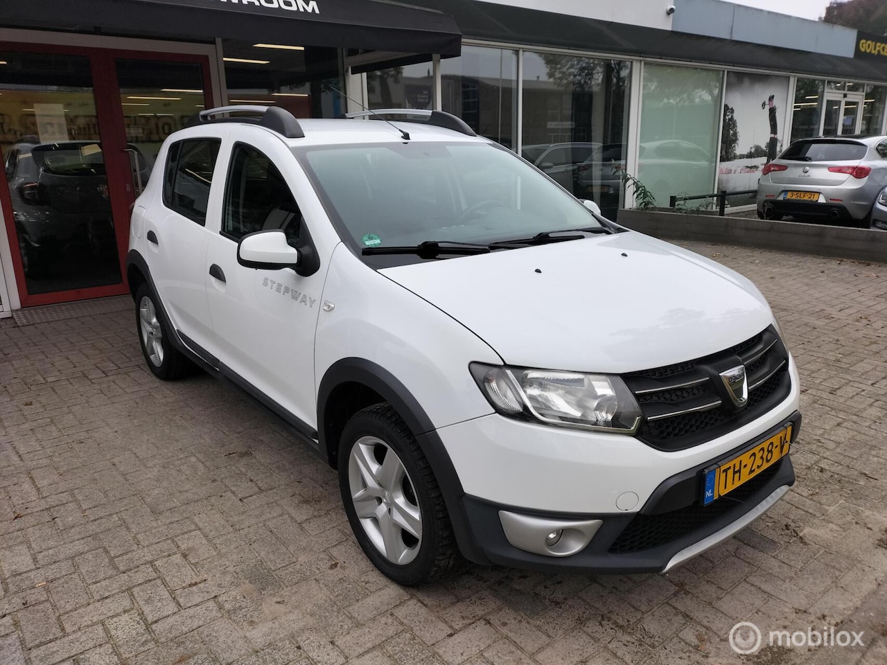 Dacia Sandero Stepway - 0.9 TCe Lauréate|2014|AIRCO|CRUISE - AutoWereld.nl