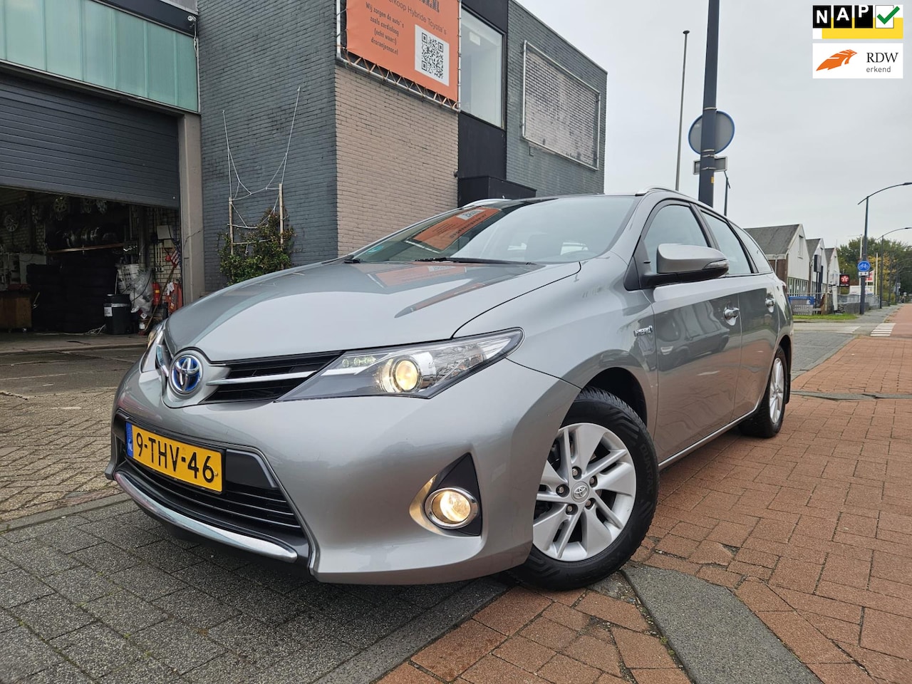 Toyota Auris Touring Sports - 1.8 Hybrid Aspiration Camera Navi GARANTIE - AutoWereld.nl