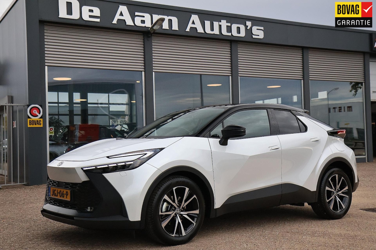 Toyota C-HR - 1.8 Hybrid 140 Two Tone Full Led Groot navi Elektrische Klep - AutoWereld.nl