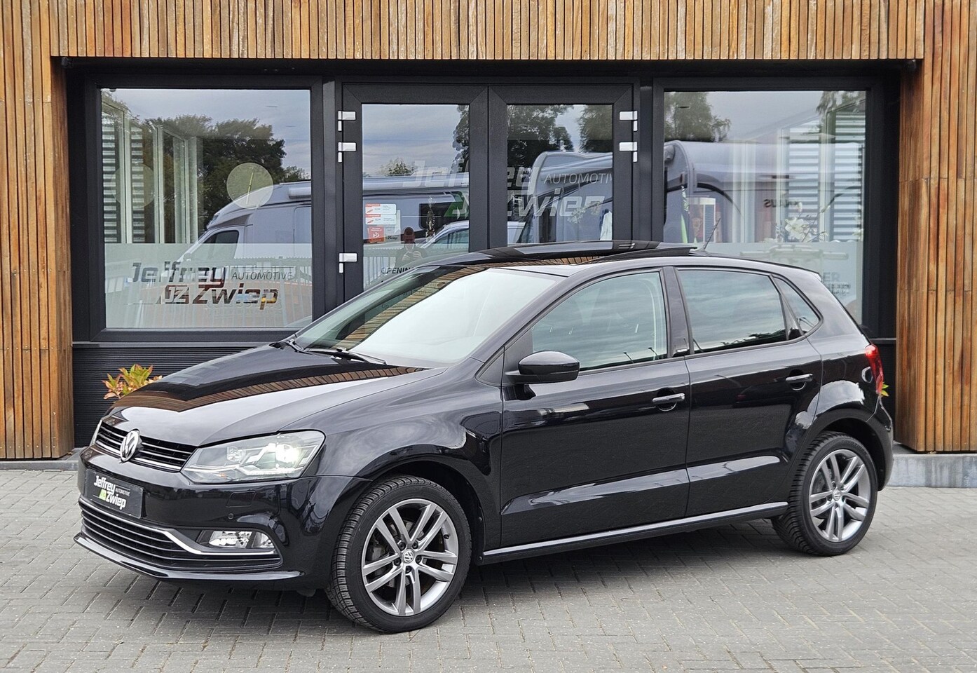 Volkswagen Polo - all star stoelverw. led-koplampen. schuifdak. stuurwielbediening. - AutoWereld.nl