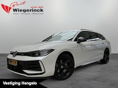 Volkswagen Passat Variant - 1.5 eHybrid R-Line Business 272PK Trekhaak, 360 graden Camera, D