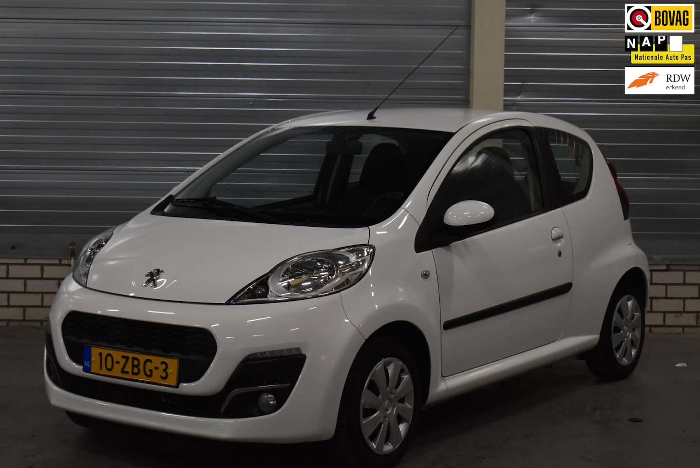 Peugeot 107 - 1.0 Active 48.000KM!!!! + Airco|Led dagrijverlichting| - AutoWereld.nl