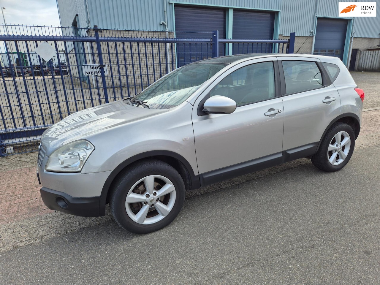 Nissan Qashqai - 2.0 AUT. *CLIMA*LEER*NAVI*ELEC.RAMEN*17 INCH - AutoWereld.nl