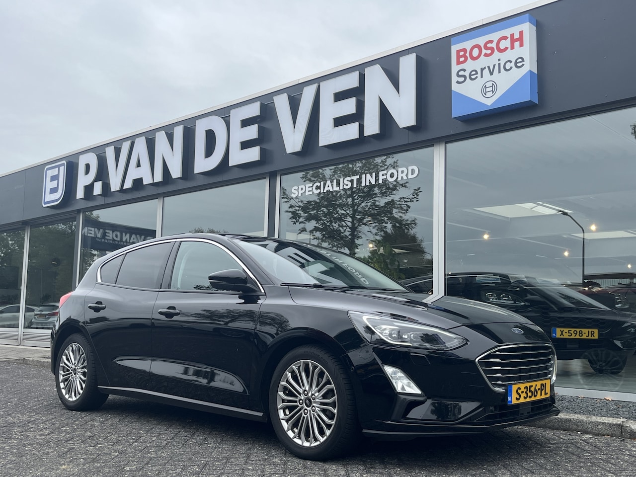 Ford Focus - 1.5 EcoBoost Titanium X Business 150pk/110kW 6-bak - AutoWereld.nl
