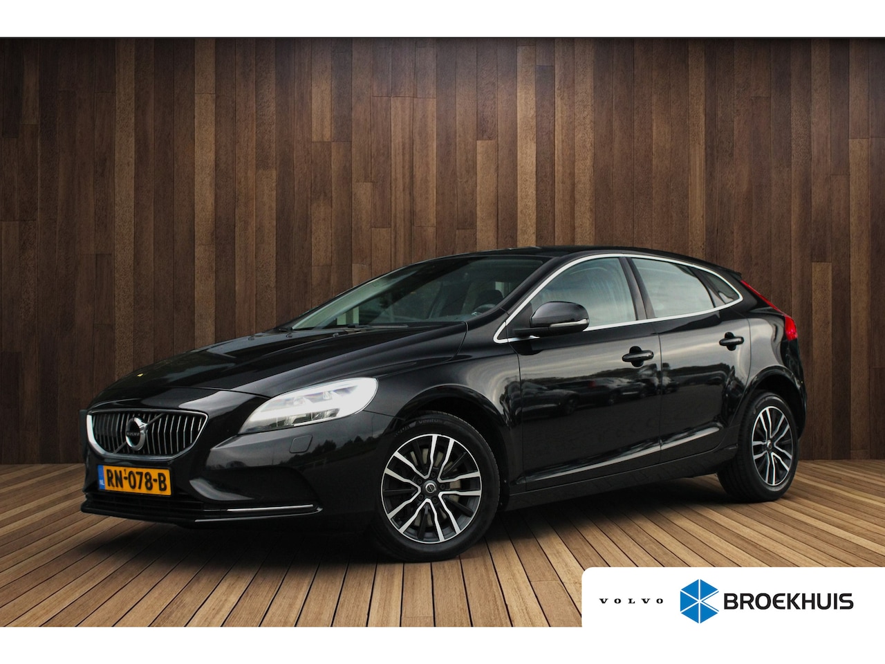 Volvo V40 - 2.0 D2 Nordic+ | Adaptive Cruise | Standkachel | Stoelverwarming | BLIS - AutoWereld.nl