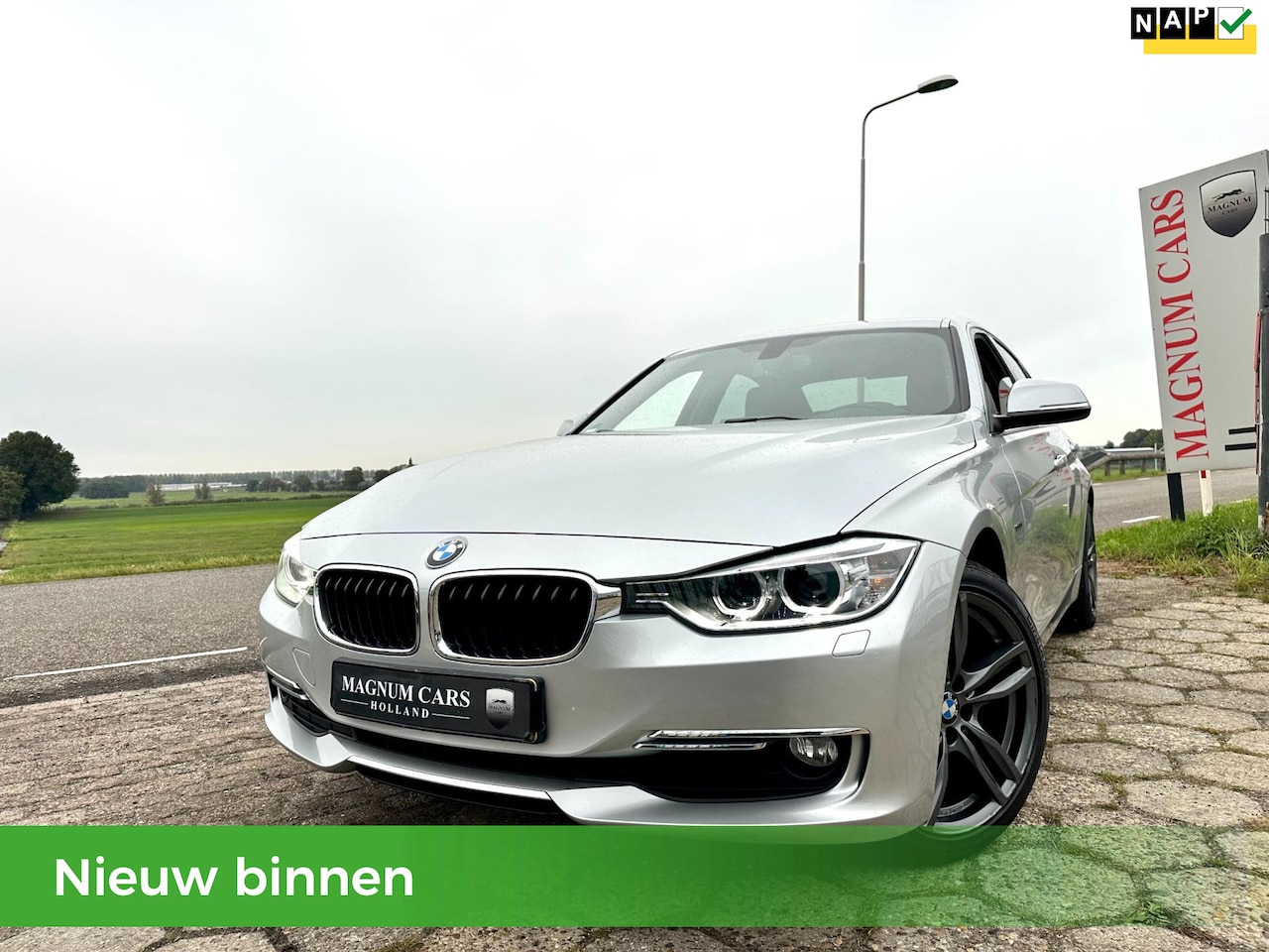BMW 3-serie - 316i Executive NAP-Luxury-5D-Xenon-Navi Scherm-Velgen - AutoWereld.nl