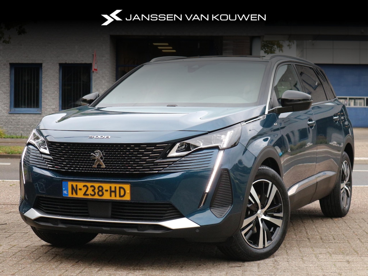 Peugeot 5008 - 1.2 PureTech GT / Stoelverwarming / Massage-Stoelen / Dodehoek / Camera - AutoWereld.nl