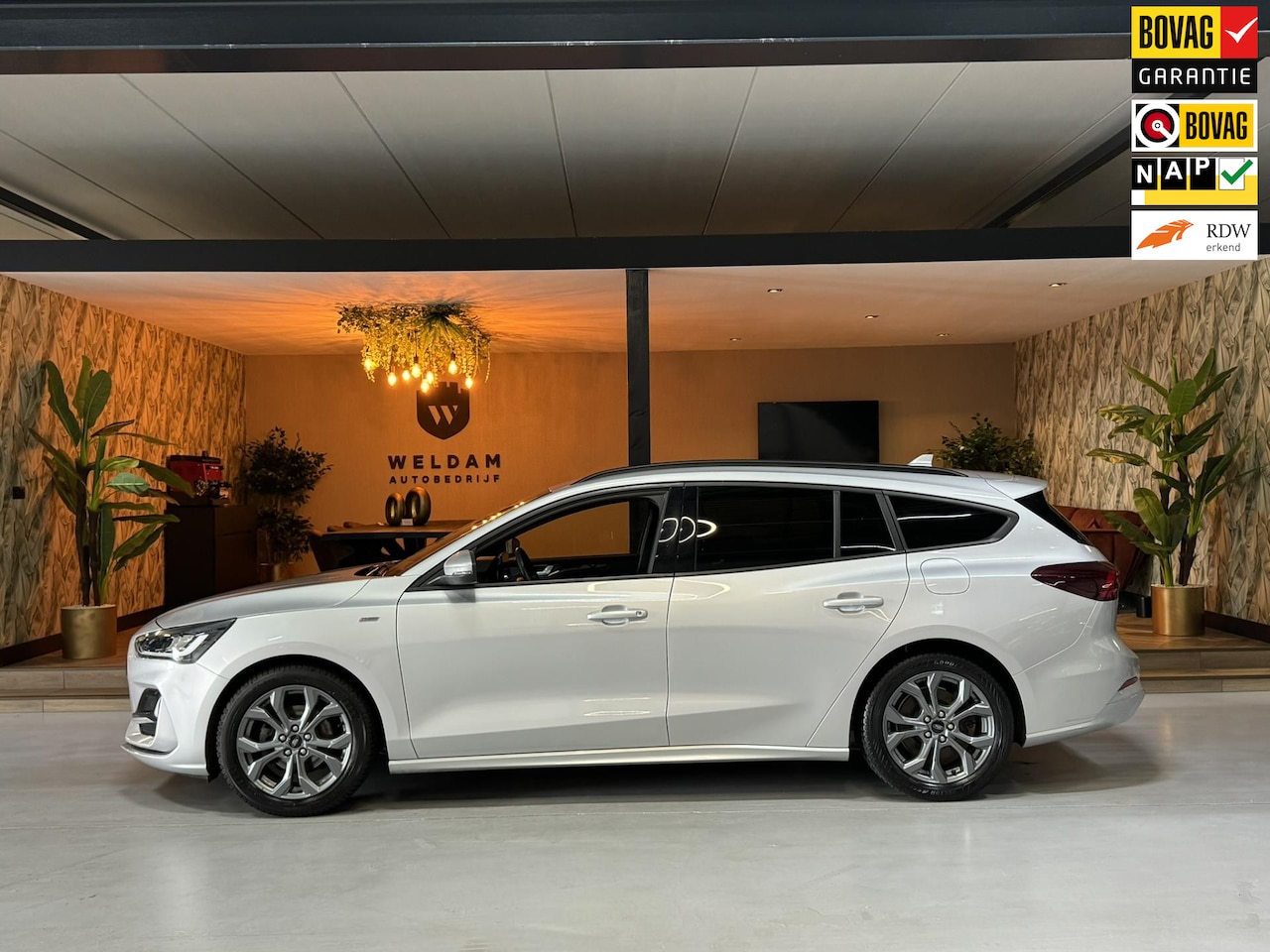 Ford Focus - 1.0 EcoBoost Hybrid ST Line Garantie StuurVW StoelVW Carplay Keyless Clima Led Navi Rijkla - AutoWereld.nl