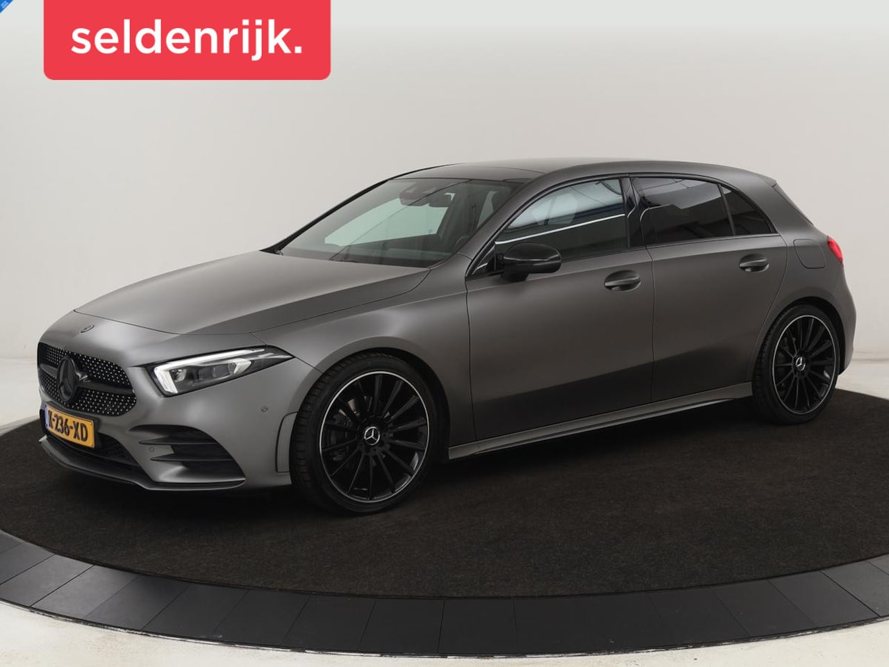 Mercedes-Benz A-klasse - 180 Business Solution AMG | Panoramadak | Stoelverwarming | Leder/Alcantara | Camera | Nav - AutoWereld.nl