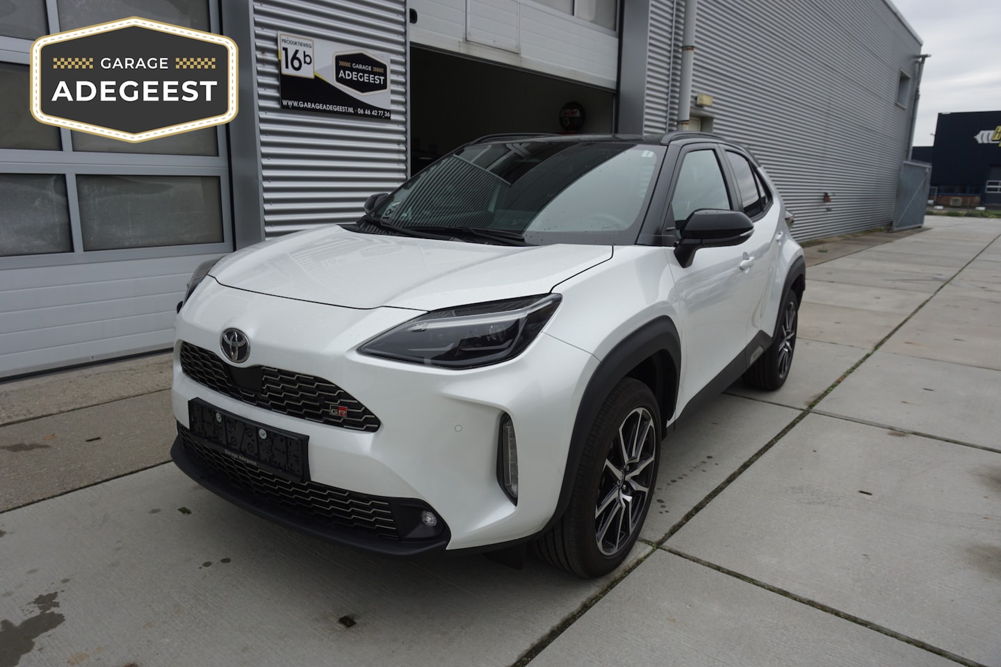Toyota Yaris Cross - 1.5 Hybrid 130 GR Sport |Navi|Carplay|PDC V+A|E.a.klep|HUD|Dodehoek| - AutoWereld.nl
