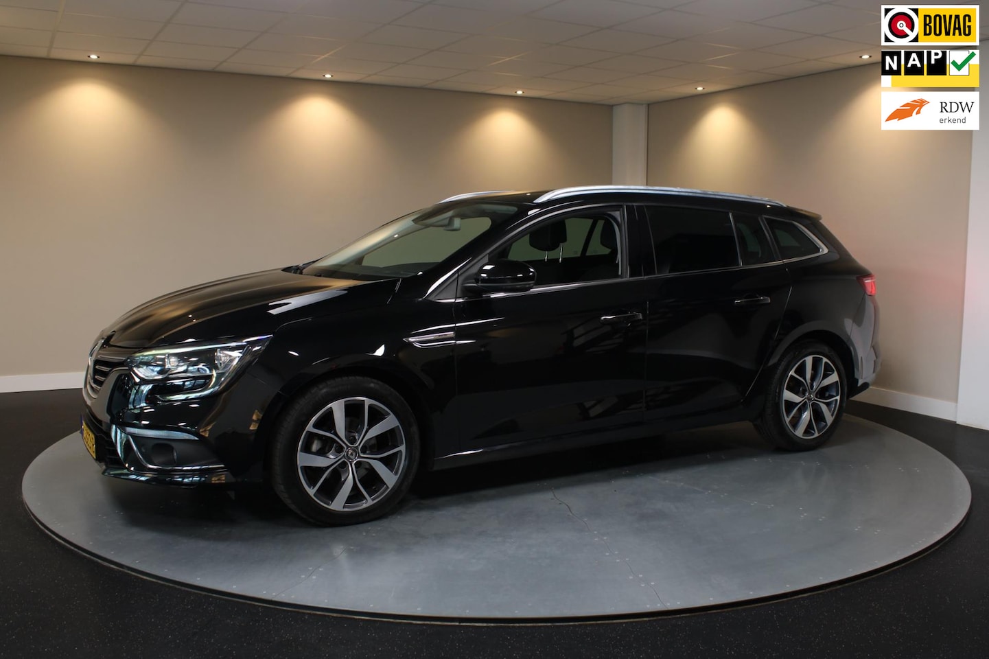Renault Mégane Estate - 1.2 TCe Bose *Massage* Sfeerverlichting|Carplay|Trekhaak - AutoWereld.nl