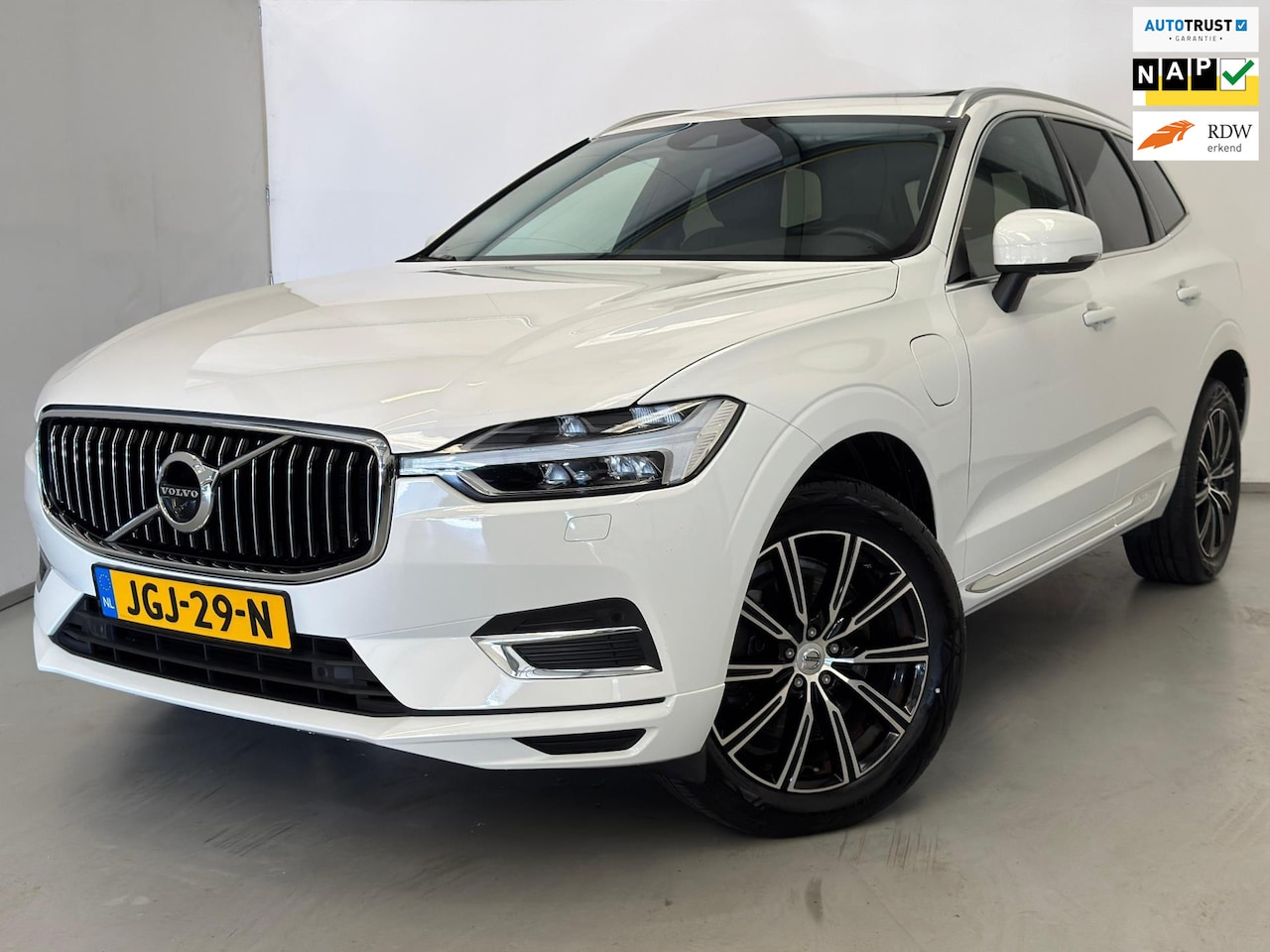 Volvo XC60 - 2.0 Recharge T8 AWD Inscription / BTW / Pano / Memory - AutoWereld.nl