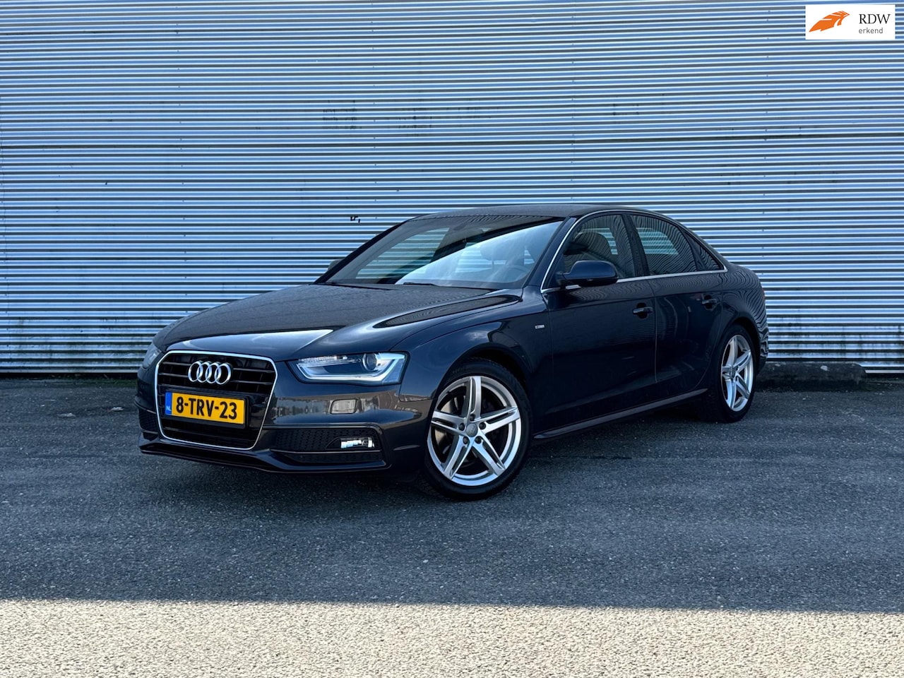 Audi A4 Limousine - 1.8 TFSIe Limited S |NAP|S-Line|NAVI|CRUISE|TREKHAAK|170PK - AutoWereld.nl