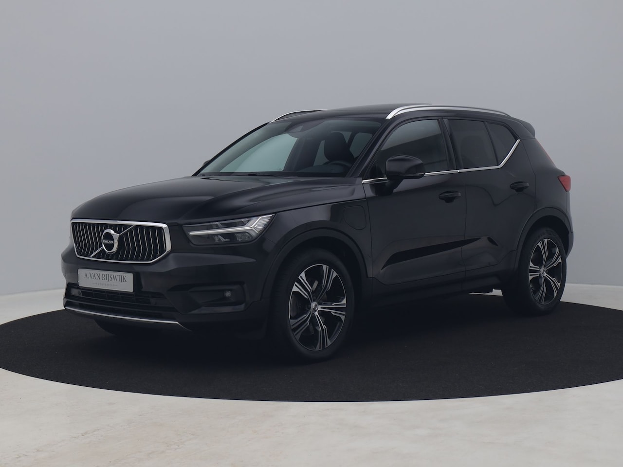 Volvo XC40 - 1.5 T5 Recharge Inscription | PANO | CAMERA | KEYLESS | LEDER | STOEL- EN STUURVERW. | - AutoWereld.nl