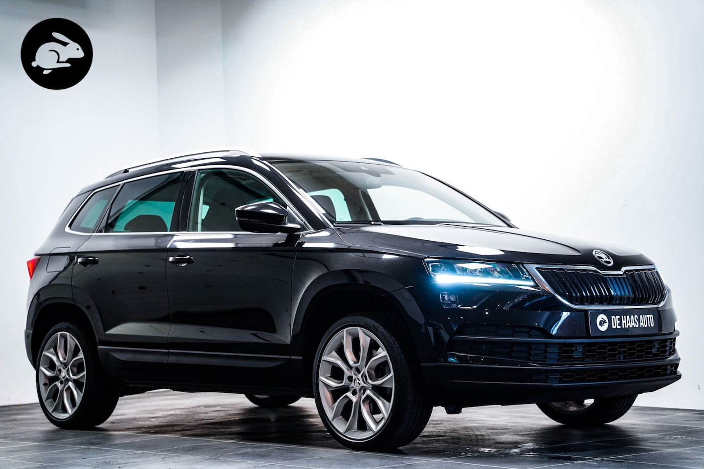 Skoda Karoq - 1.5 TSI Style/Pano dak/Camera/19 inch/Acc - AutoWereld.nl