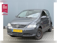 Volkswagen Fox - BWJ 2005 1.2 55 PK Trendline STUURBEKR. | CENTR.VERGR. |/ ELECTR. RAMEN