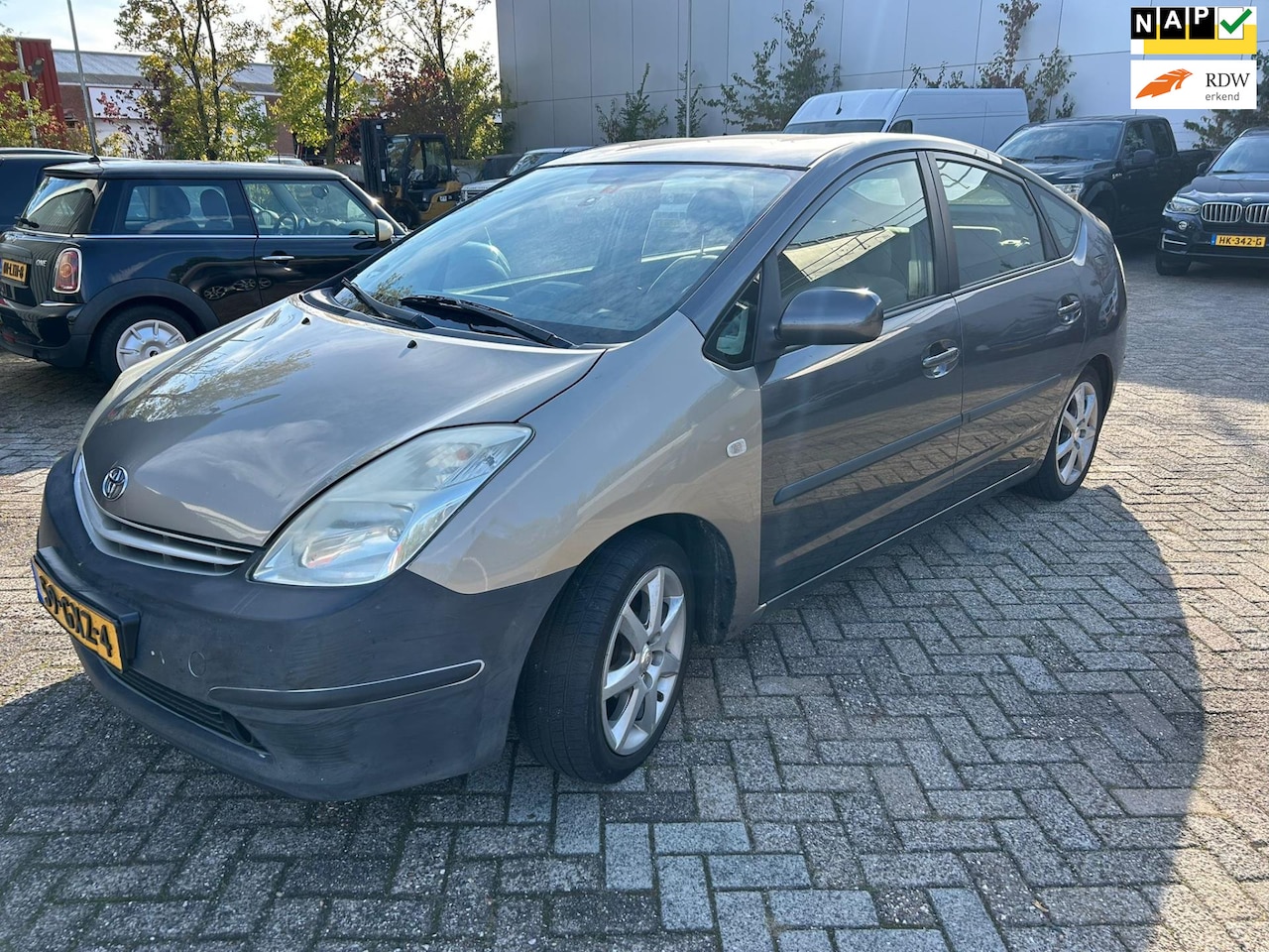 Toyota Prius - 1.5 VVT-i Business Edition 1.5 VVT-i Business Edition ( Let op auto met werk ) - AutoWereld.nl