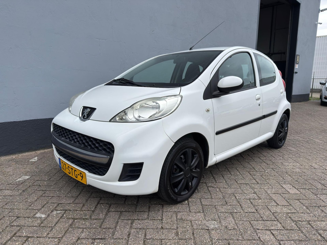 Peugeot 107 - 1.0-12V XS 5-Deurs - Airco - AutoWereld.nl