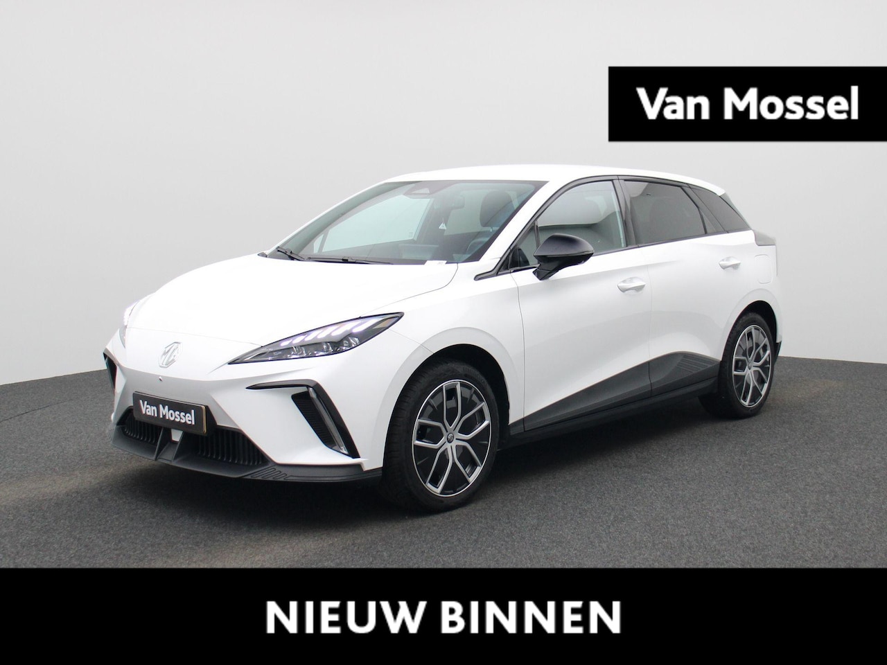 MG 4 - MG4 64 kWh Luxury | Apple Carplay / Android Auto | Camera | Climate Control | Navigatie | - AutoWereld.nl
