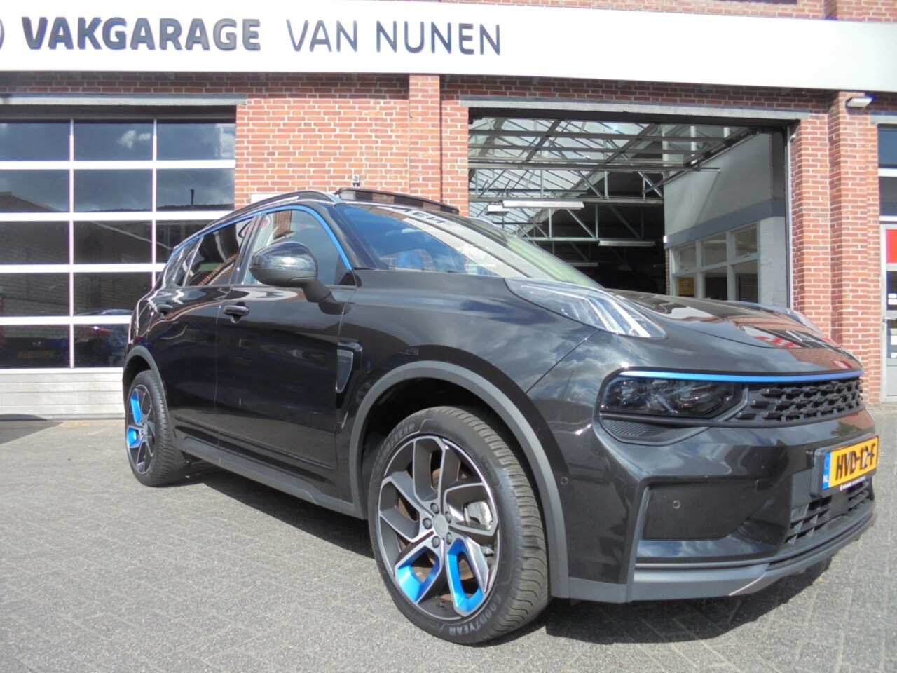 LYNK&CO LYNK & CO 01