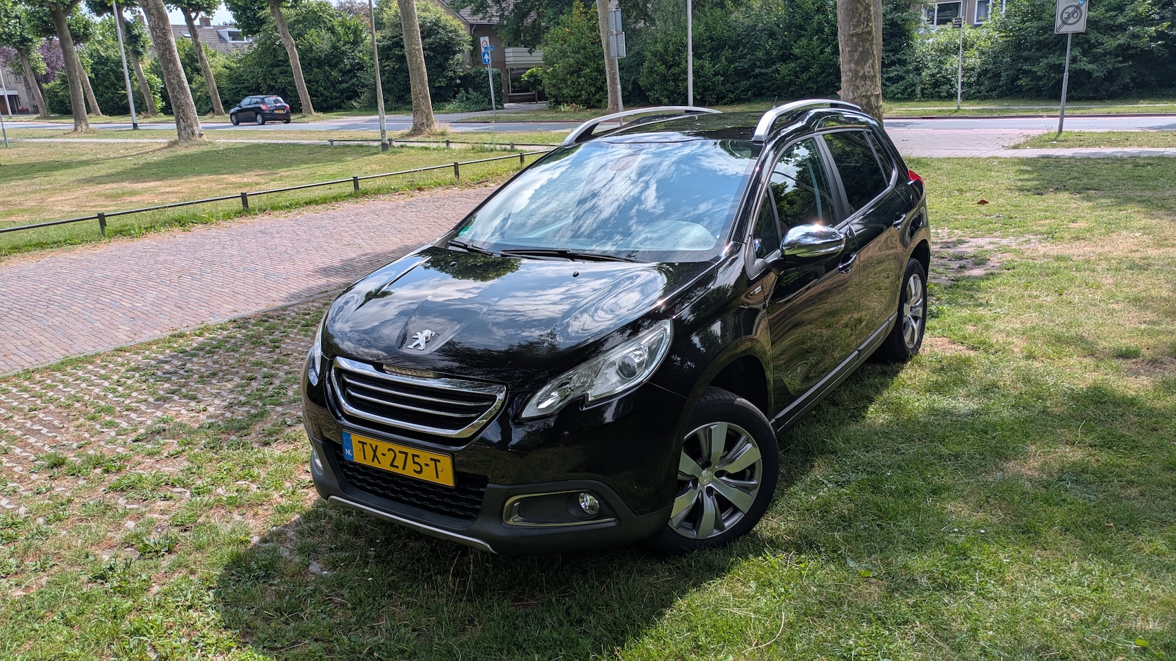 Peugeot 2008 - 1.2 PureTech Style 110 Pk, pano, stoelverwarming, clima, elec ramen, etc - AutoWereld.nl