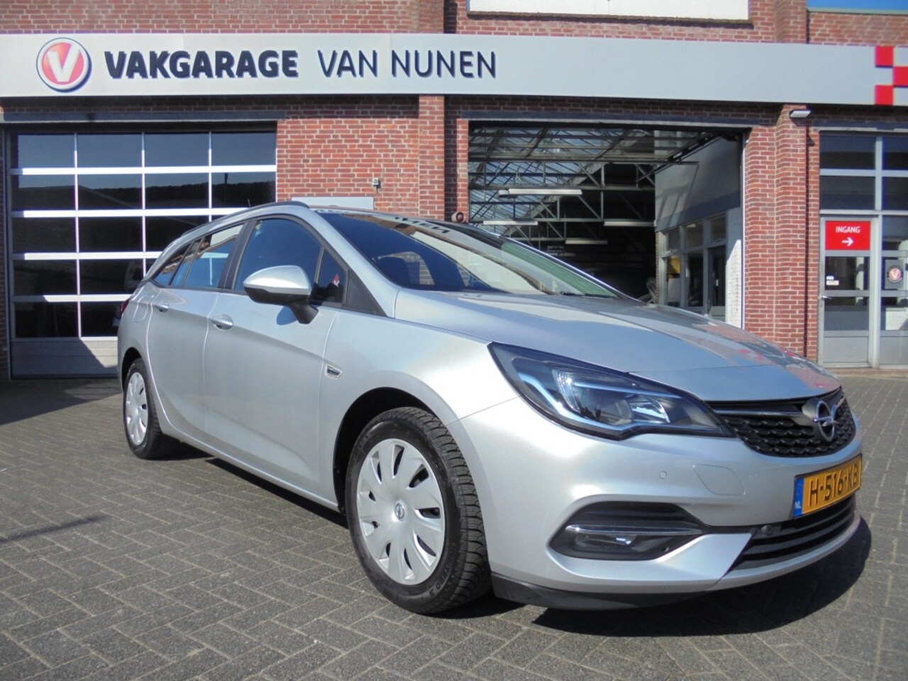 Opel Astra Sports Tourer - 1.2 Bns Edition||Rijklaar|| - AutoWereld.nl
