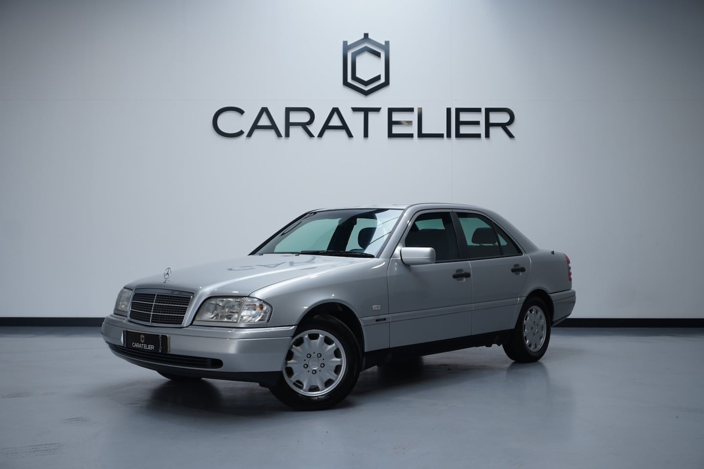 Mercedes-Benz C-klasse - 180 Classic / 1e eigenaar / 71dkm / Top conditie - AutoWereld.nl
