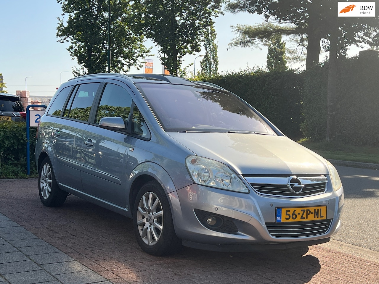 Opel Zafira - 2.2 Cosmo * 7-Zits | Cruise I Panoramdak - AutoWereld.nl
