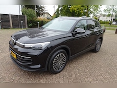 Volkswagen Tiguan - 1.5 eTSI Life Edition AUTOMAAT * AIRCO * 18 inch LMV * NAVI * KAMERA *