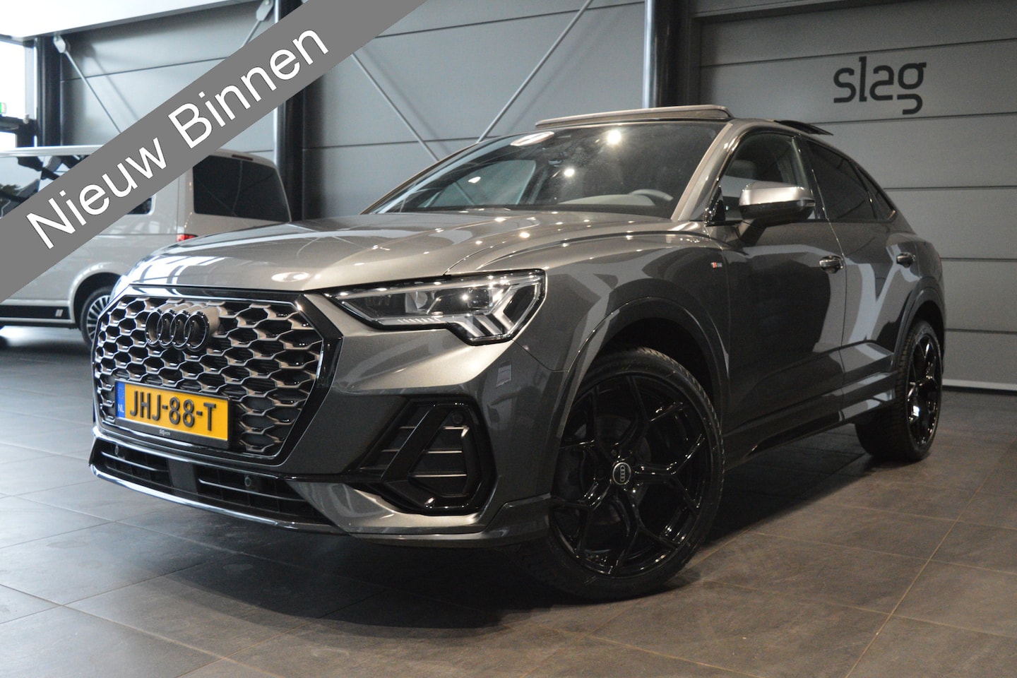 Audi Q3 Sportback - 35 TFSI 2X S-LINE Black Style pano trekhaak camera 20 inch !! - AutoWereld.nl
