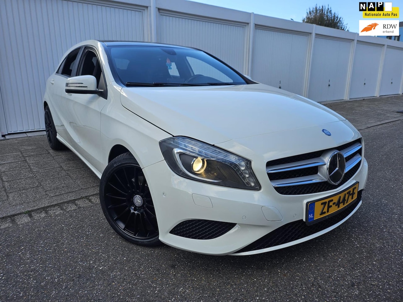 Mercedes-Benz A-klasse - 180 Ambition* Panodak* Stoelverw* 18inch - AutoWereld.nl