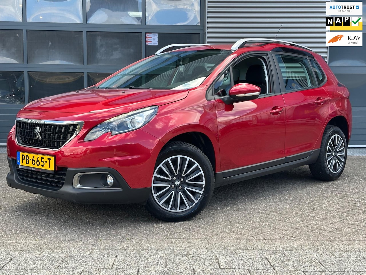 Peugeot 2008 - 1.2 PureTech Blue Lion | NAVI | CarPlay | CRUISECR | PDC - AutoWereld.nl