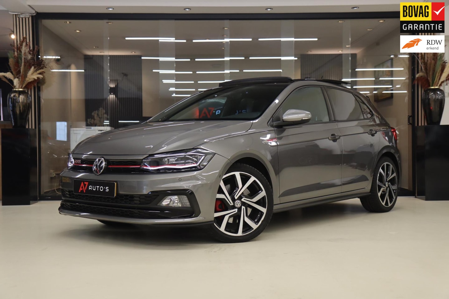 Volkswagen Polo - 2.0 TSI GTI PANO/CARPLAY/DODEHOEK/STOELVERWARMING/CAM/VOL - AutoWereld.nl